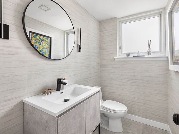 5th image of 200 E End Ave #10/11C