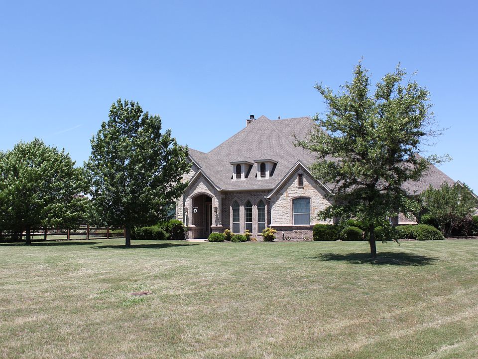 1st image of 2408 Cavendish Ln