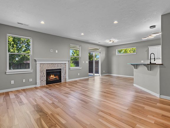 5th image of 2511 NW Hemlock Way