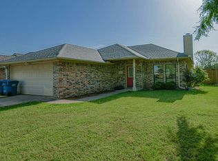 333 Schooner Rd, Mabank, TX 75156
