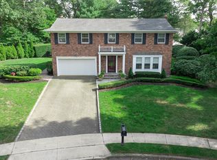 1 Christa Ct, Lake Grove, NY 11755
