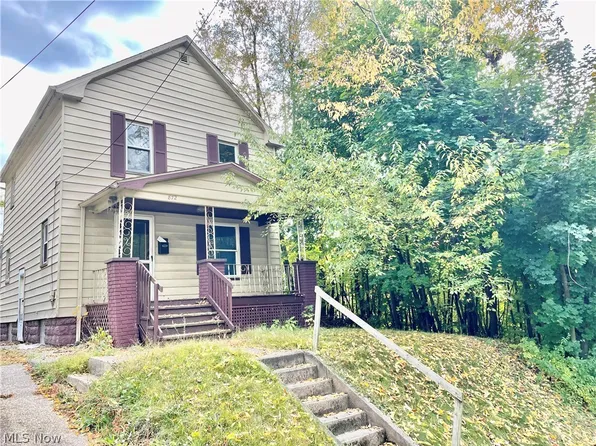 872 E Crosier St, Akron, OH 44306