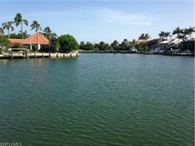 1st image of 689 Pelican Ct