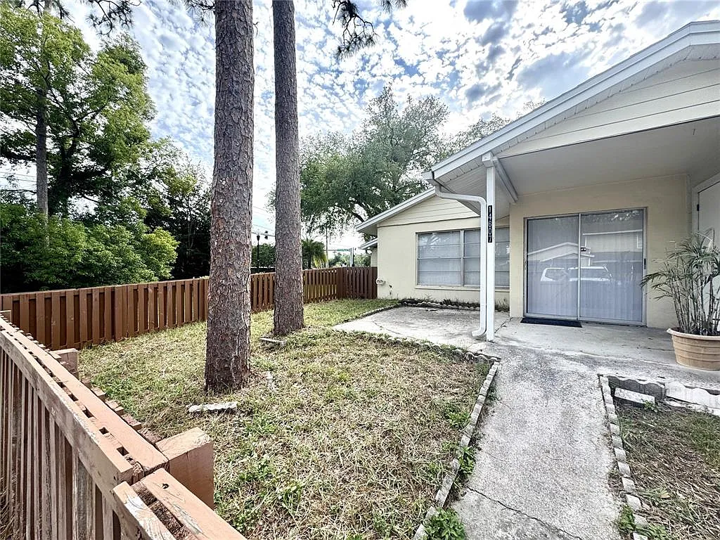Building Photo - 14607 Pine Glen Cir