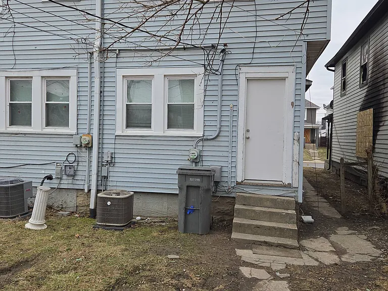 303 N State Ave — Photo 11