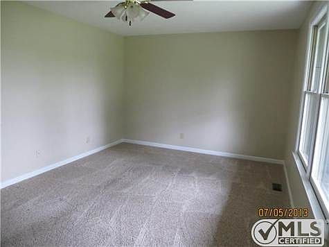 5th image of 702 Buttercup Dr
