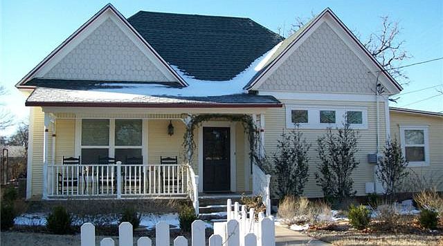 1st image of 512 NE 7th St