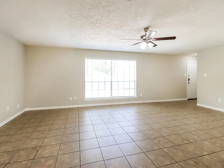 8514 Forest Point Dr — Photo 5
