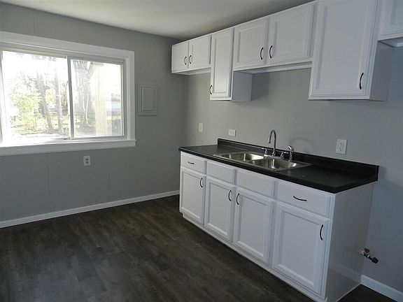 3rd image of 32309 Ogemaw St