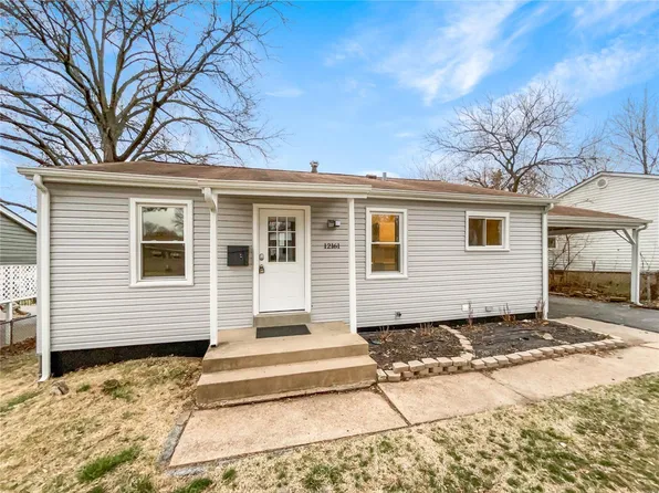 12161 Wakefield Pl, Maryland Heights, MO 63043