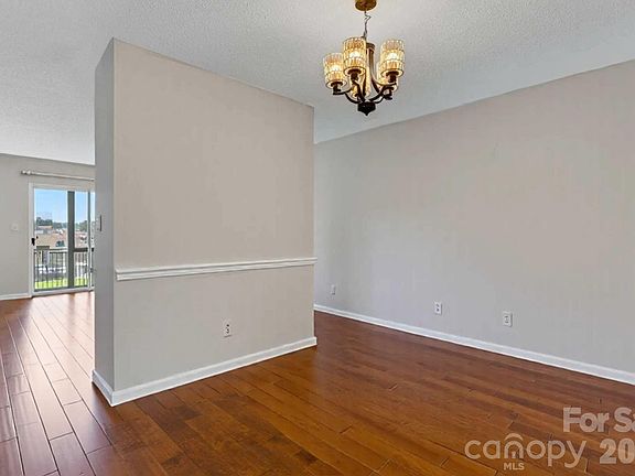 5th image of 4603 Breakers Ln