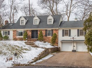 8 Tiffany Rd, Morristown, NJ 07960