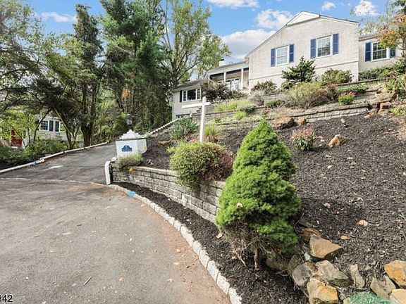 4th image of 22 Highland Dr