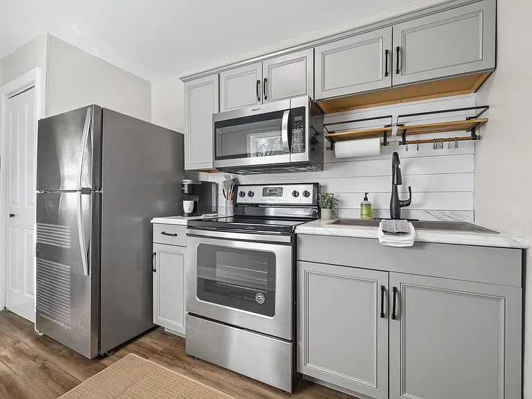 76 Haygood Ave SE — Photo 3