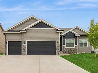 220 32nd St SE, Altoona, IA 50009