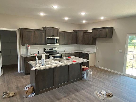 3rd image of 400 E Wright Street