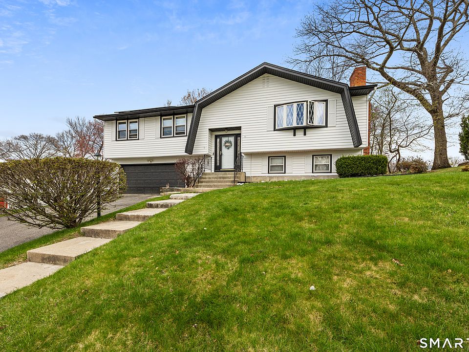 1st image of 62 White Birch Drive