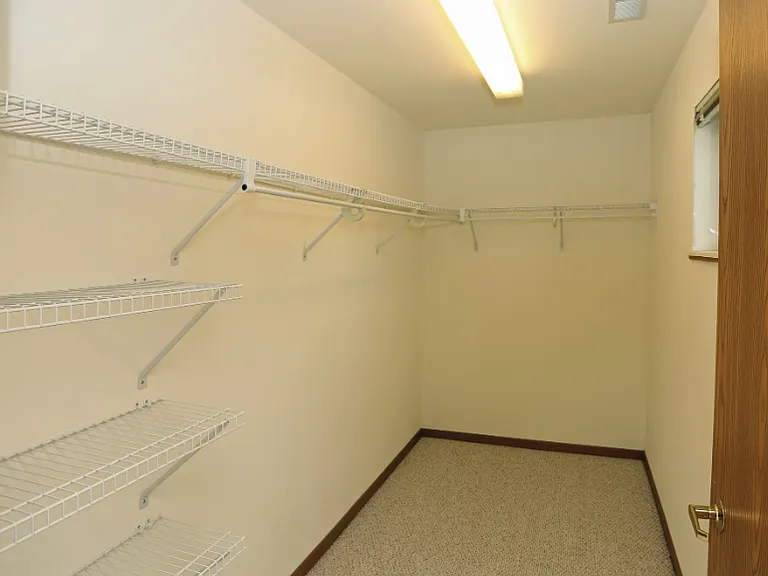 1118 Enterprise Dr — Photo 16