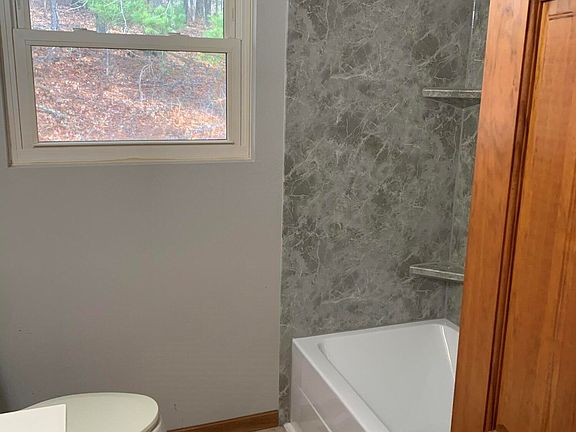 5th image of 10970 Farm Road 2085
