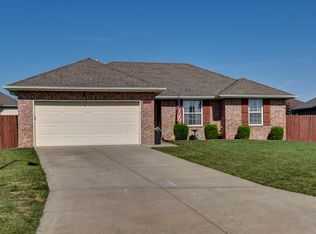 773 S Hickory Ln, Nixa, MO 65714