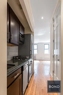 Rented by Bond New York | media 27