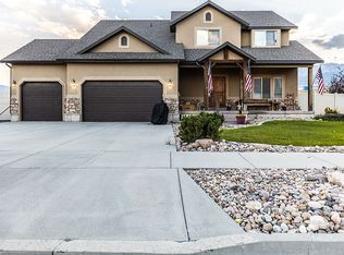 883 N Silver Fox Dr, Grantsville, UT 84029