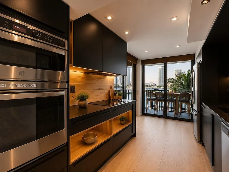 801 N Venetian Dr #308 — Photo 2