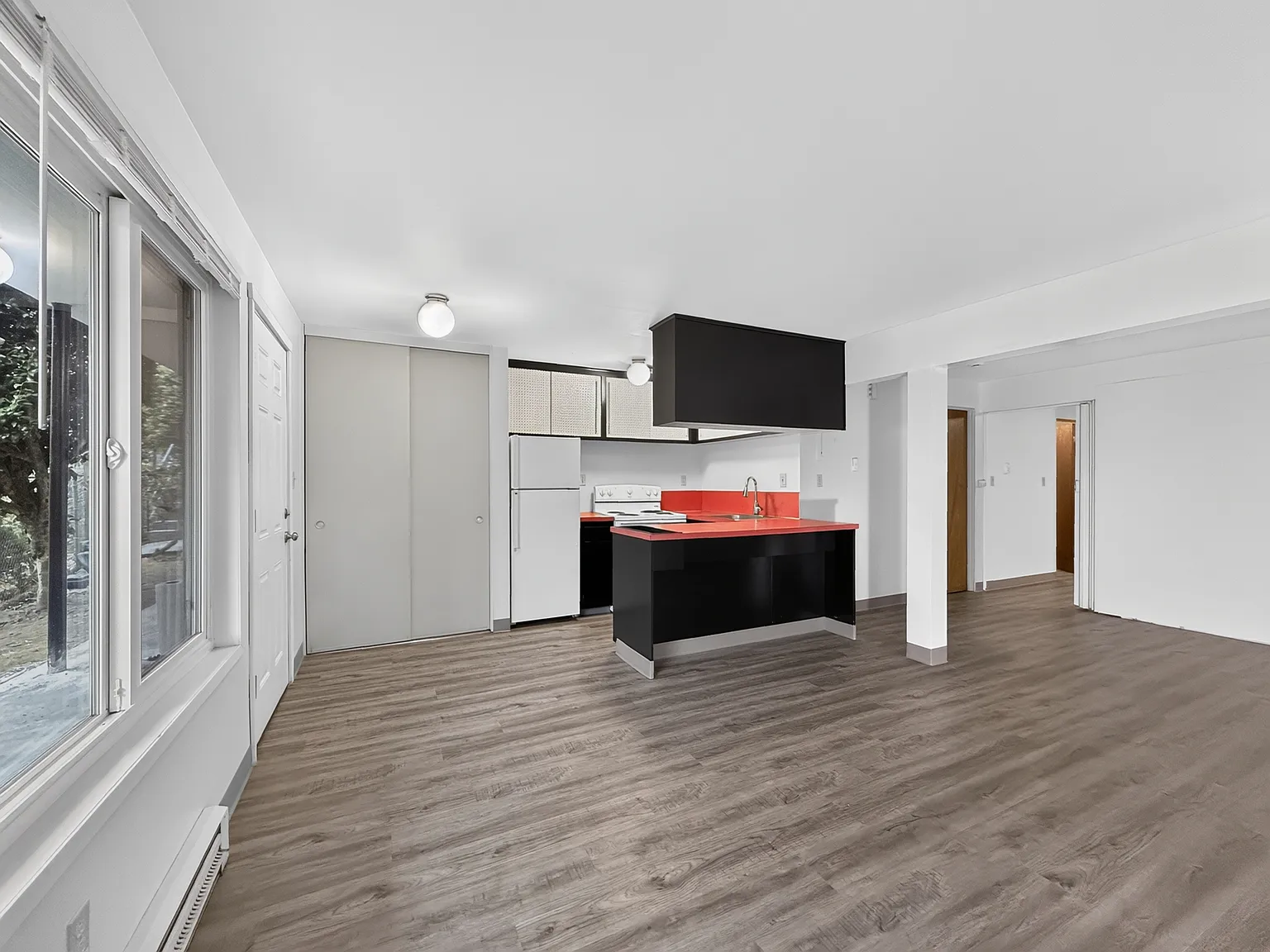 1320 14th Avenue South // Garden Apartments — Photo 2