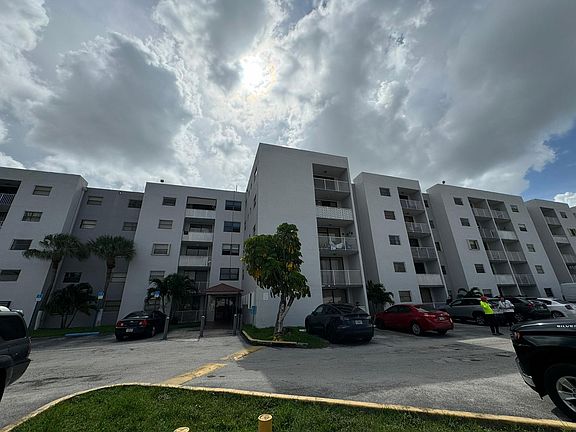 3rd image of 8145 NW 7th St APT 318