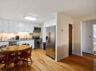 7 Walker Rd, North Andover, MA 01845