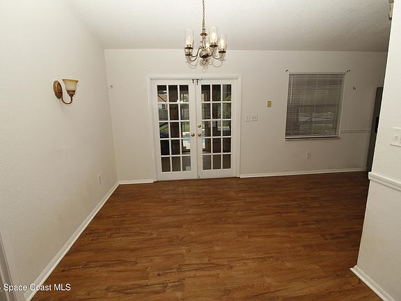 5th image of 1735 Hazelton St NW