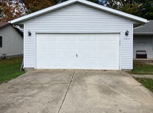983 E Lincoln St #983, Riverton, IL 62561