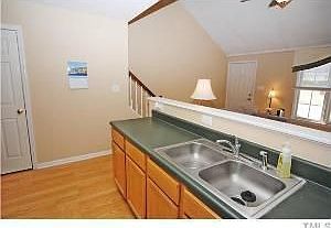5th image of 25 Crystal Oaks Ct
