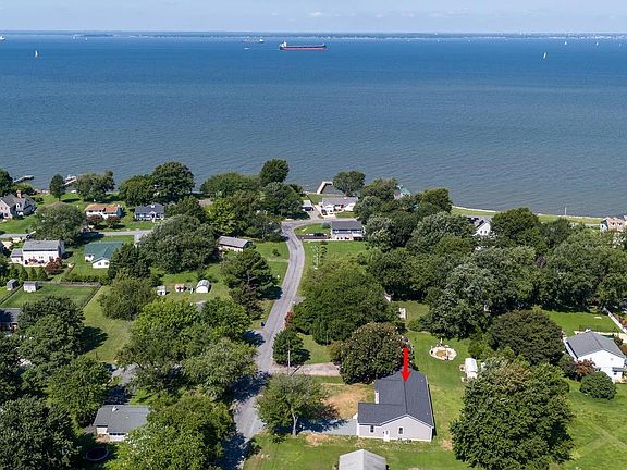 3rd image of 132 Chesapeake Estates Dr