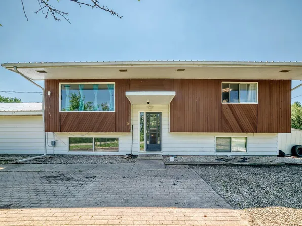 8 4th St, Parkland County, AB T0E 0N0
