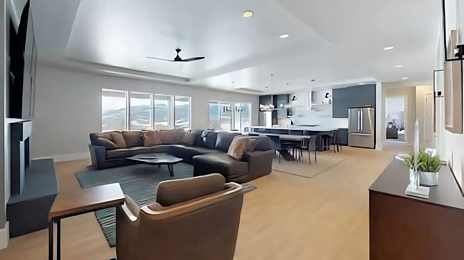 9 bed, 10.0 bath, 7997 sqft, $26,271 — Photo 3