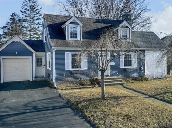 68 Blake St, Warwick, RI 02889