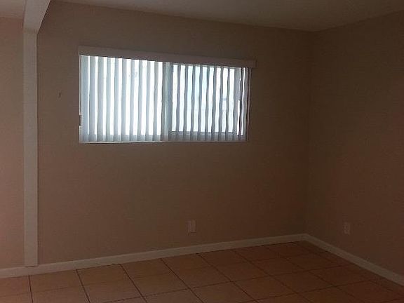 5th image of 211 Green Lea Pl