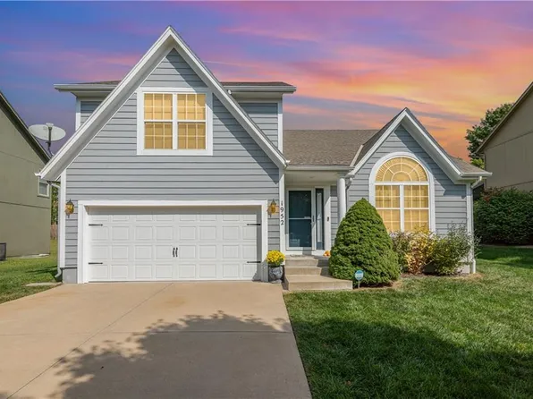 1952 W Ferrel Dr, Olathe, KS 66061