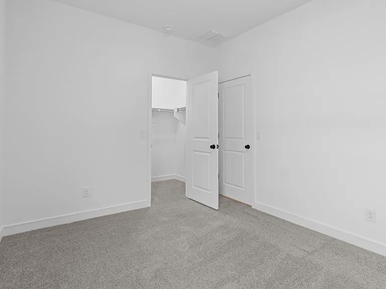 7659 W Park — Photo 21