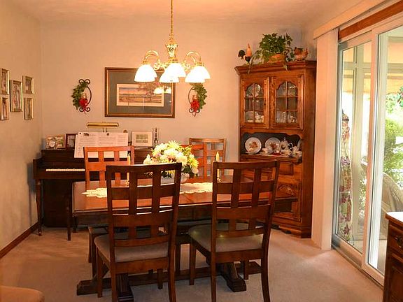 5th image of 100 Marianna Ct