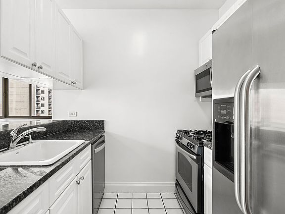 3rd image of 400 E 90th St APT 8D