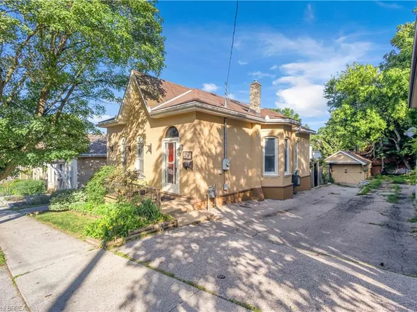 17 Scarfe Ave, Brantford, ON N3T 3P6