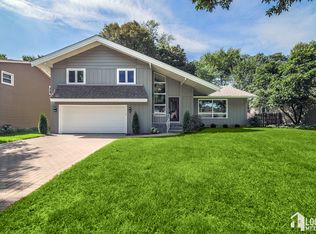 1545 Warbler Dr, Naperville, IL 60565