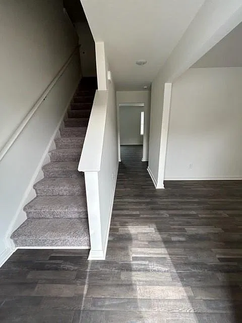 4 bed, 2014 sqft, $1,995 — Photo 2
