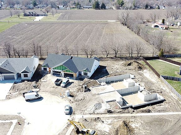 3rd image of 1603 Ambleside Dr