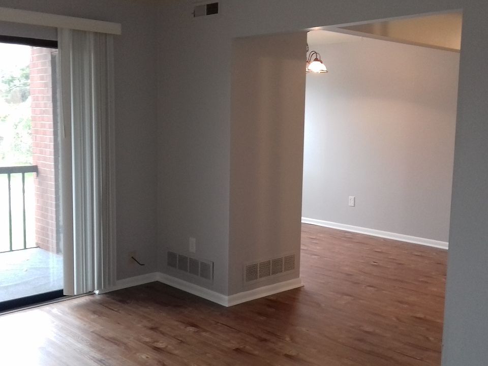 1st image of 900 College Park Dr APT 5