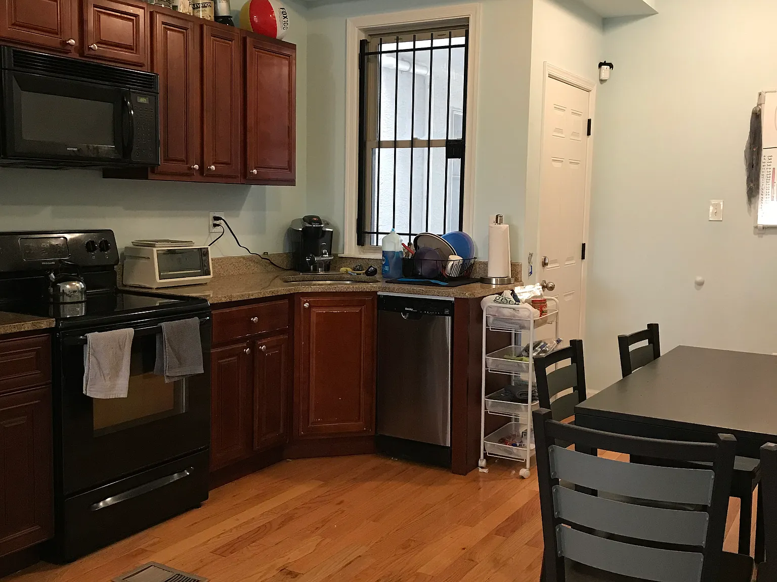 4 bed, 1420 sqft, $585 — Photo 3