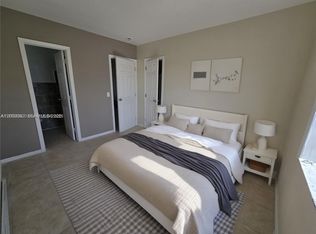 724 SW 7th Ter #12, Hallandale, FL 33009