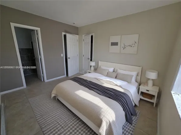 724 SW 7th Ter #12, Hallandale, FL 33009